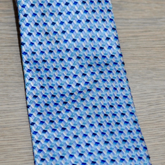 BURBERRY LONDON tie 100% Silk Polka dots Woven in Italy Designer - Picture 3 of 5
